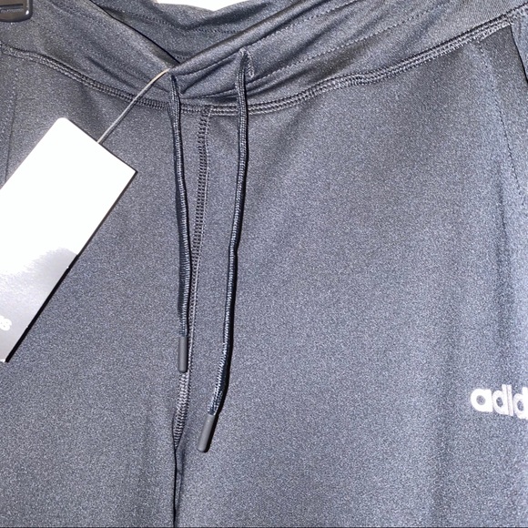 Adidas Women’s Design To Move Pants- Size M&L - Picture 8 of 9